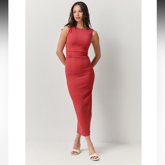 Olivia Grey Dresses & Skirts - 🪸 Olivia Grey Textured Shoulder Coral Tie Knit Bodycon Dress NWT